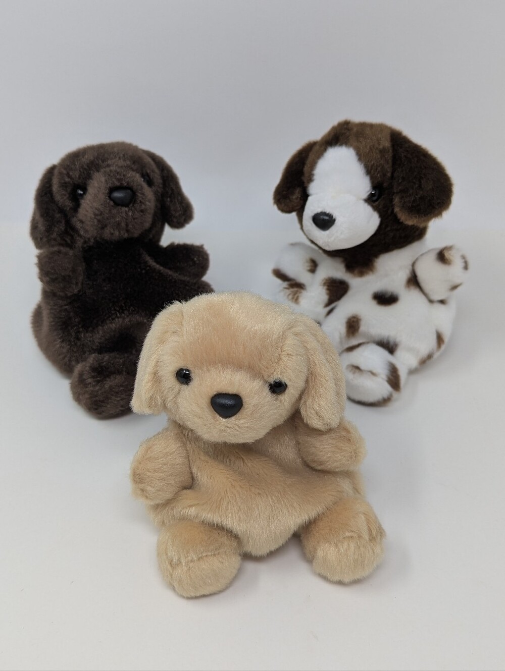Aurora Palm Pals Dogs Plush Sunny Chocolate Lab Freckles